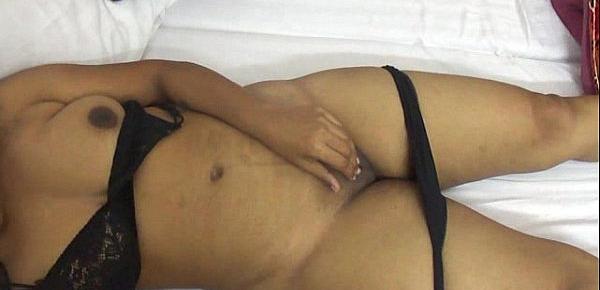  mona bhabhi remove lingerie for sex indian aunty hot